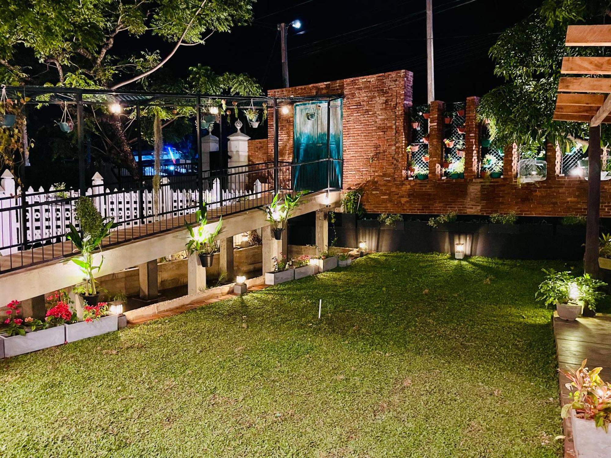 Ayur Ayur White Sail Villa Dalupotha Exterior foto